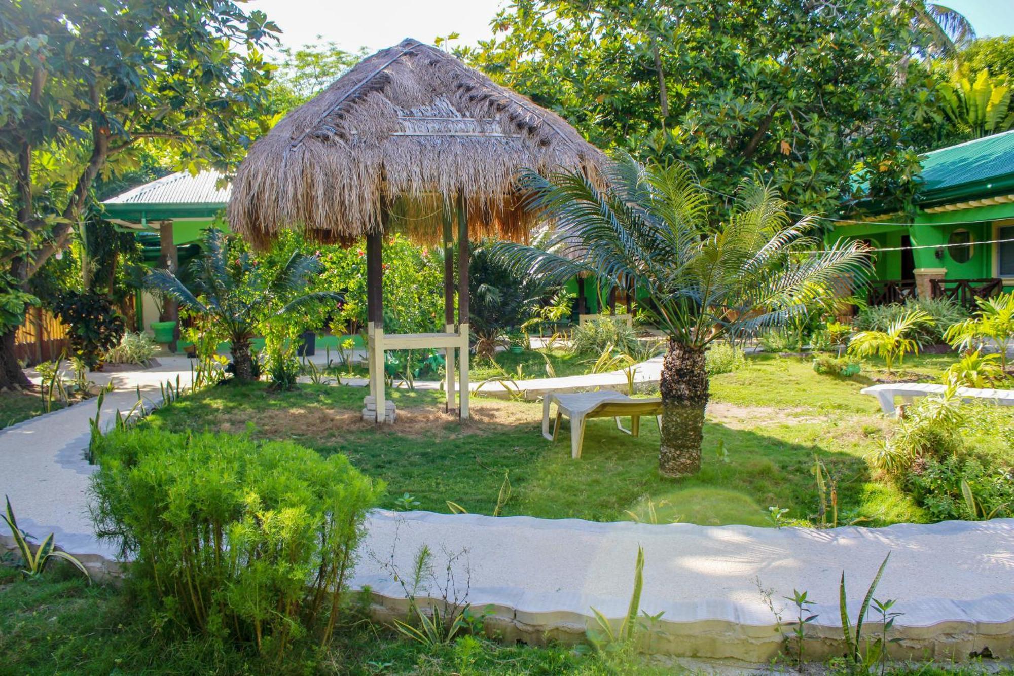 มูนไลต์ รีสอร์ต Hotel เกาะมาลาปัสกัว ภายนอก รูปภาพ