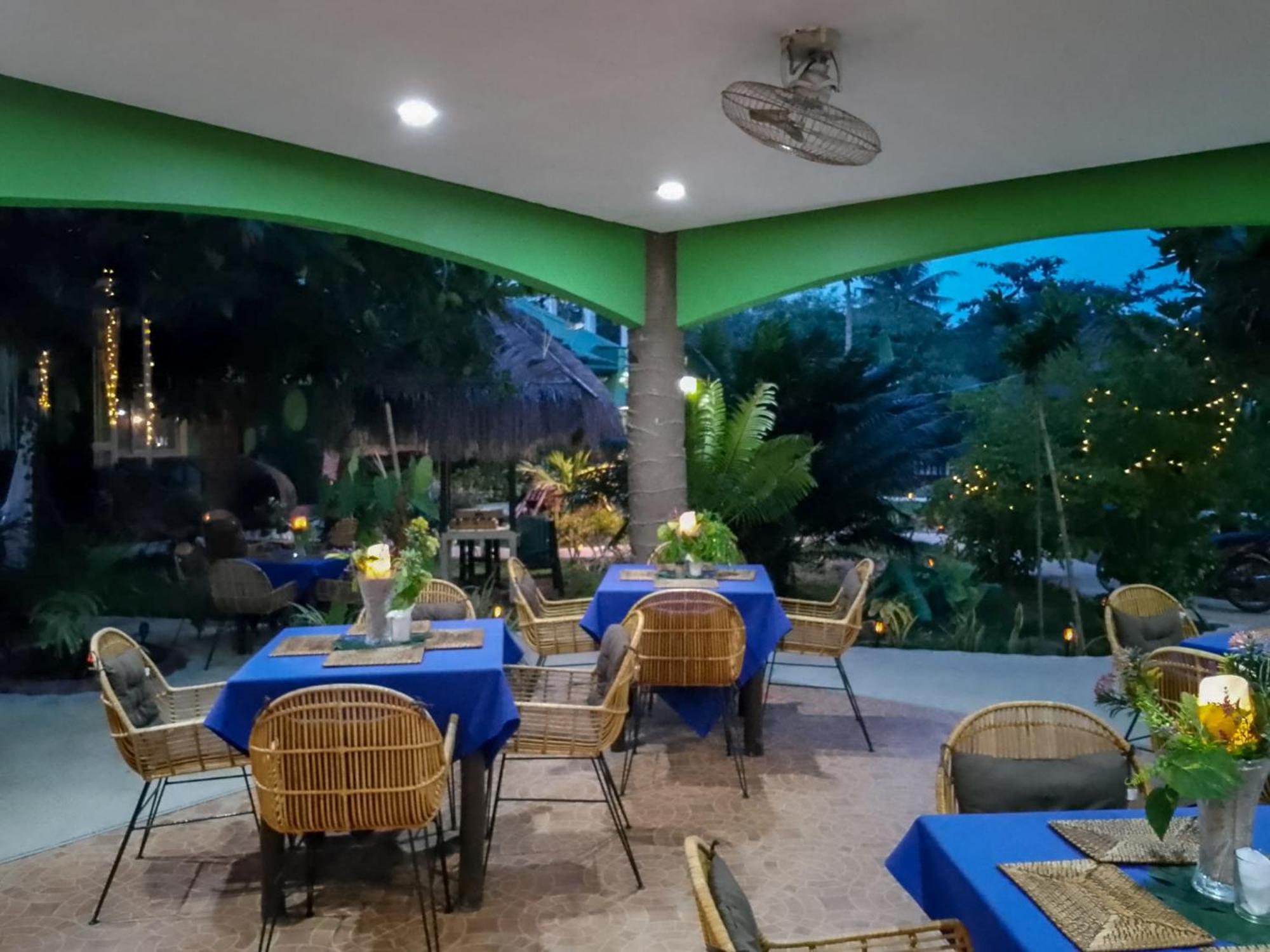 มูนไลต์ รีสอร์ต Hotel เกาะมาลาปัสกัว ภายนอก รูปภาพ