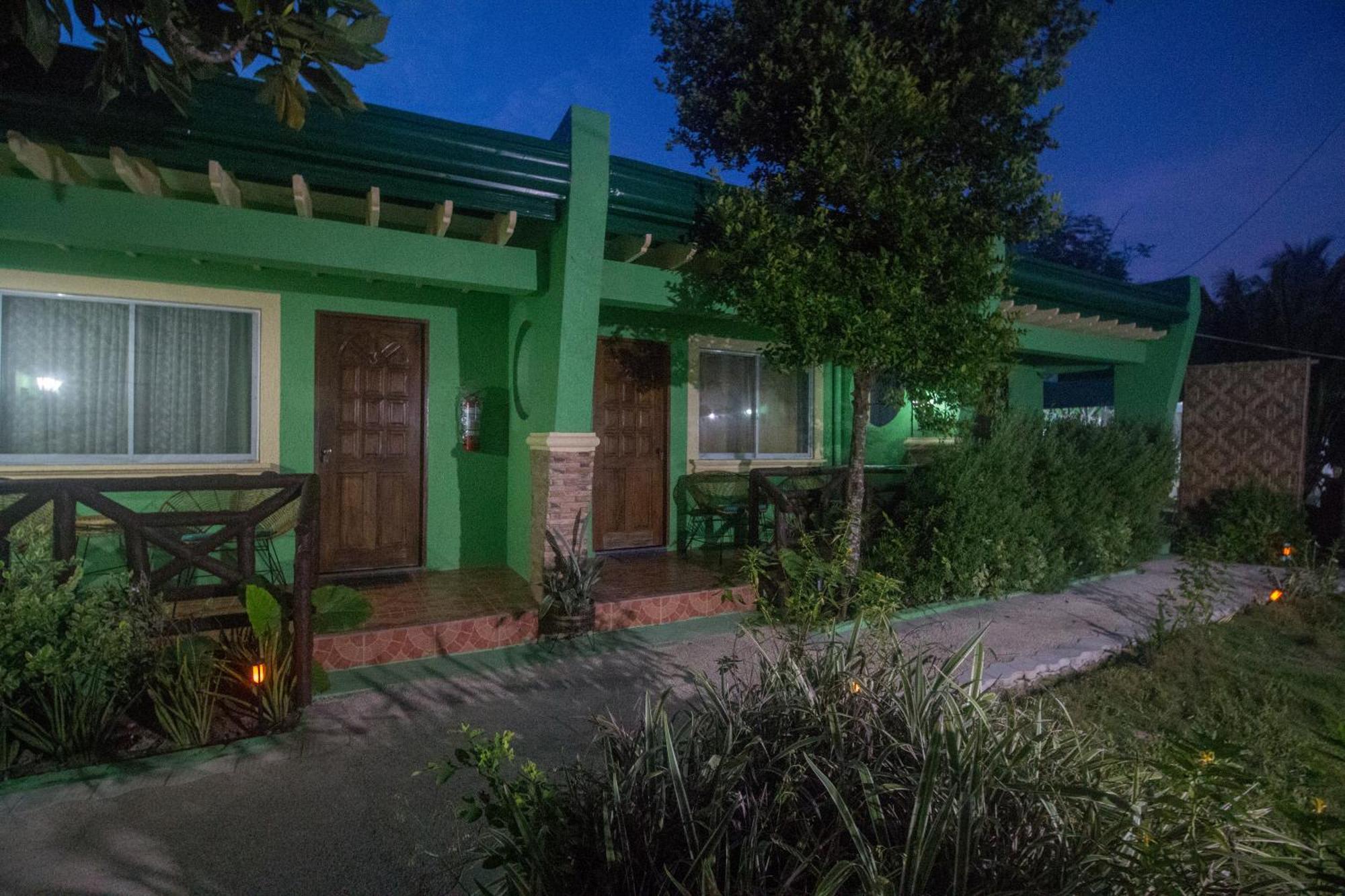มูนไลต์ รีสอร์ต Hotel เกาะมาลาปัสกัว ภายนอก รูปภาพ